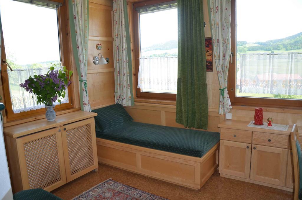 Ferienhaus Mitterbauer Oberhofen am Irrsee Ruang foto